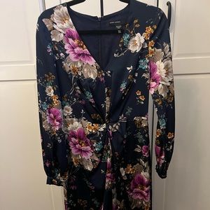 Maggy London Navy Floral Dress Size 4.  Like new only work once.